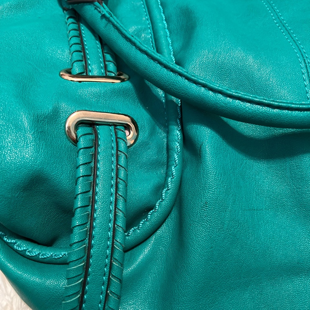 Moda LuXe - Picture 2 of 7